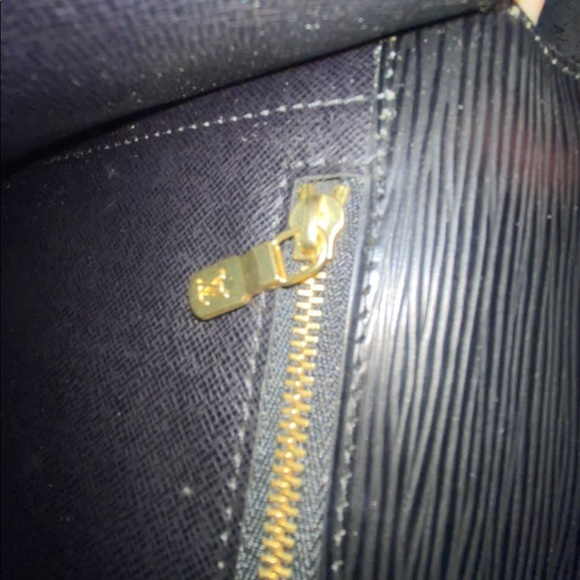 🔴SOLD🔴 Louis Vuitton Monceau Black Epi Leather - Picture 4 of 15